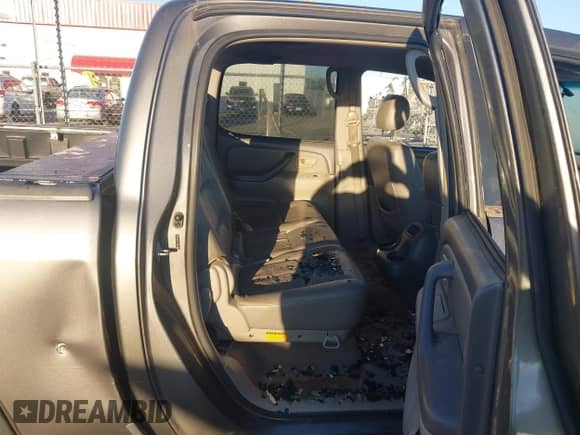 2006 Toyota Tundra SR5 с VIN 5TBET34116S515413, выставлен на аукционе IAAI как лот 43440217 с пробегом Не указан миль и . История ставок и продаж доступна на DreamBid. Изображение 8.