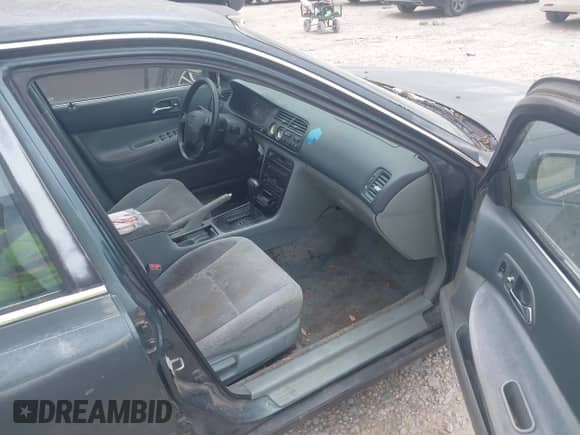 1996 Honda Accord LX с VIN 1HGCD5635TA130498, выставлен на аукционе IAAI как лот 42206275 с пробегом 136 699 миль миль и . История ставок и продаж доступна на DreamBid. Изображение 5.