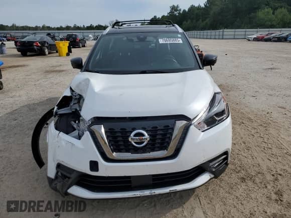 2020 Nissan Kicks SR with VIN 3N1CP5DV7LL546803, listed as a Copart auction lot 70695885 with 52,059 mi miles and Salvage title. Bid and sale history available at DreamBid. Image 5.