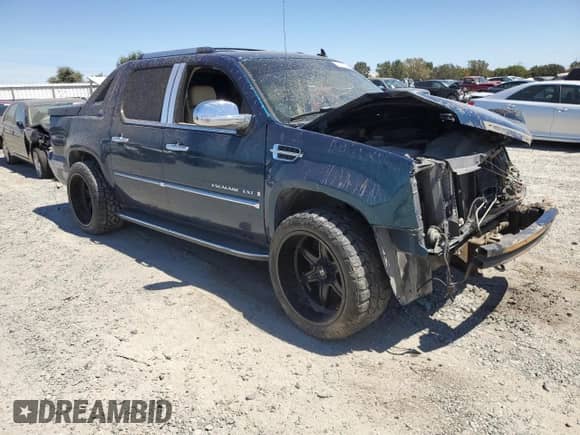 2007 Cadillac Escalade EXT with VIN 3GYFK62887G190530, listed as a Copart auction lot 68031485 with 127,148 mi miles and Salvage title. Bid and sale history available at DreamBid. Image 4.