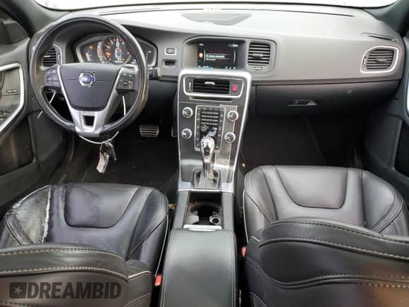 2016 Volvo S60 T6 R-Design Platinum с VIN YV1902TS5G1400876, выставлен на аукционе Copart как лот 87067904 с пробегом 80 604 миль миль и Списание • Salvage title. История ставок и продаж доступна на DreamBid. Изображение 8.