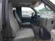 2005 Chevrolet Express Passenger с VIN 1GAHG39U151257779, выставлен на аукционе IAAI как лот 42539169 с пробегом 270 295 миль миль и . История ставок и продаж доступна на DreamBid. Изображение 5.