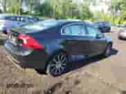2017 Volvo S60 Inscription с VIN LYV402TK8HB141665, выставлен на аукционе Copart как лот 64806615 с пробегом Не указан миль и Списание • Salvage title. История ставок и продаж доступна на DreamBid. Изображение 3.