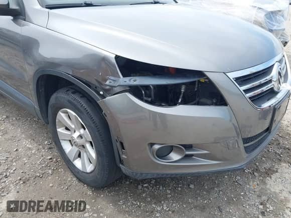 2010 Volkswagen Tiguan S с VIN WVGCV7AX9AW515432, выставлен на аукционе IAAI как лот 42105962 с пробегом 91 405 миль миль и . История ставок и продаж доступна на DreamBid. Изображение 6.