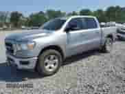 2019 Ram 1500 Big Horn z VIN 1C6RRFFG8KN674382, wystawiony jako Copart lot #68211655 z przebiegiem 93 990 mil mil oraz Szkoda całkowita • Salvage title. Historia ofert i sprzedaży dostępna na DreamBid. Obrazek 1.