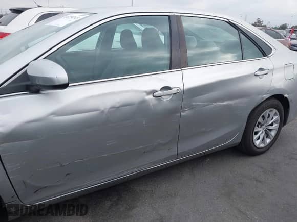 2015 Toyota Camry LE с VIN 4T1BD1FK6FU173840, выставлен на аукционе IAAI как лот 43229243 с пробегом 101 528 миль миль и . История ставок и продаж доступна на DreamBid. Изображение 6.