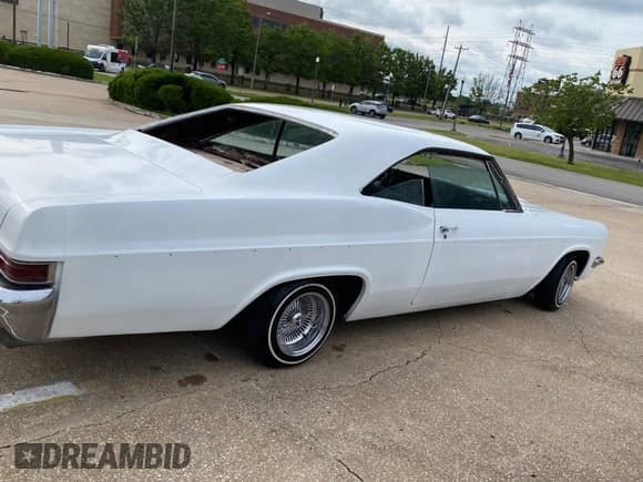 1966 Chevrolet Impala с VIN 164376R130769, выставлен на аукционе Copart как лот 56249945 с пробегом 26 996 миль миль и Чистый • Clean title. История ставок и продаж доступна на DreamBid. Изображение 4.