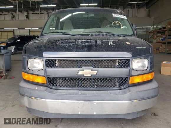 2017 Chevrolet Express Cargo с VIN 1GCWGBFF9H1259458, выставлен на аукционе Copart как лот 59742655 с пробегом 124 536 миль миль и Списание • Salvage title. История ставок и продаж доступна на DreamBid. Изображение 5.