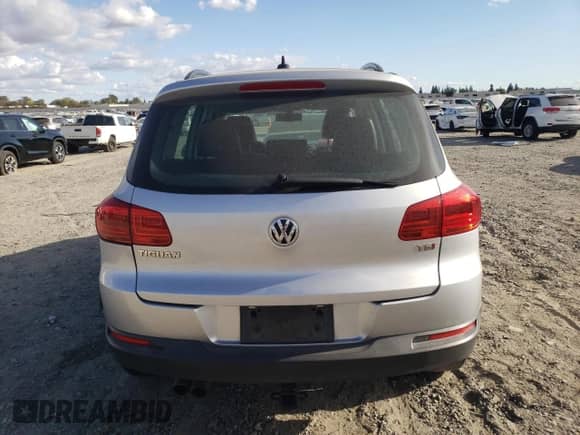 2017 Volkswagen Tiguan S с VIN WVGAV7AX8HK036279, выставлен на аукционе Copart как лот 80350695 с пробегом 189 574 миль миль и Чистый • Clean title. История ставок и продаж доступна на DreamBid. Изображение 6.