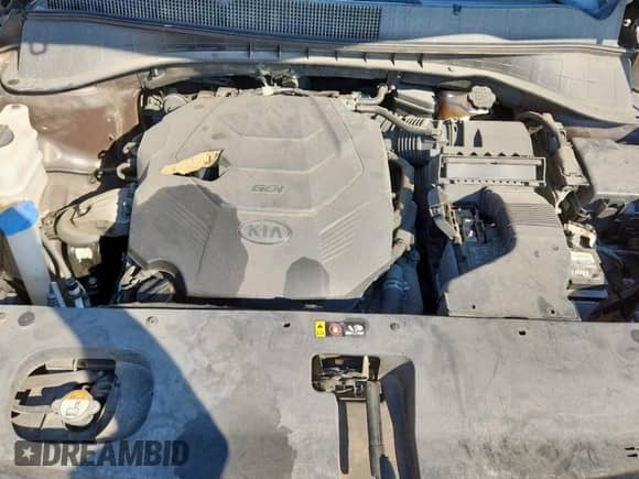 2020 Kia Sorento LX z VIN 5XYPG4A56LG615081, wystawiony jako Copart lot #86607445 z przebiegiem 117 290 mil mil oraz Czysty tytuł • Clean title. Historia ofert i sprzedaży dostępna na DreamBid. Obrazek 11.