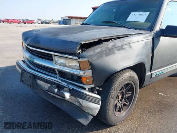 1997 Chevrolet Silverado 1500 with VIN 2GCEC19R5V1278473, listed as a IAAI auction lot 43271055 with 307,129 mi miles and . Bid and sale history available at DreamBid. Image 6.