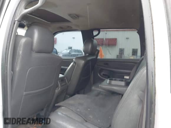 2003 Chevrolet Avalanche with VIN 3GNEK13T93G142382, listed as a IAAI auction lot 42457593 with 219,920 mi miles and . Bid and sale history available at DreamBid. Image 8.