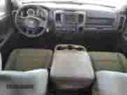 2017 Ram 1500 Express z VIN 3C6RR6KT8HG711130, wystawiony jako Copart lot #51857655 z przebiegiem 101 393 mil mil oraz Czysty tytuł • Clean title. Historia ofert i sprzedaży dostępna na DreamBid. Obrazek 8.