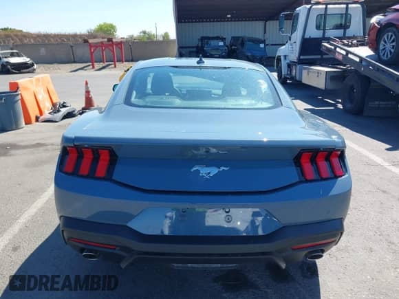 2025 Ford Mustang EcoBoost с VIN 1FA6P8TH5S5113444, выставлен на аукционе IAAI как лот 42990830 с пробегом Не указан миль и . История ставок и продаж доступна на DreamBid. Изображение 15.