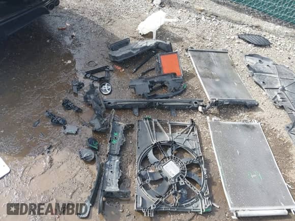 2019 Toyota Camry LE с VIN 4T1B11HK5KU253811, выставлен на аукционе IAAI как лот 43339157 с пробегом 88 176 миль миль и . История ставок и продаж доступна на DreamBid. Изображение 18.