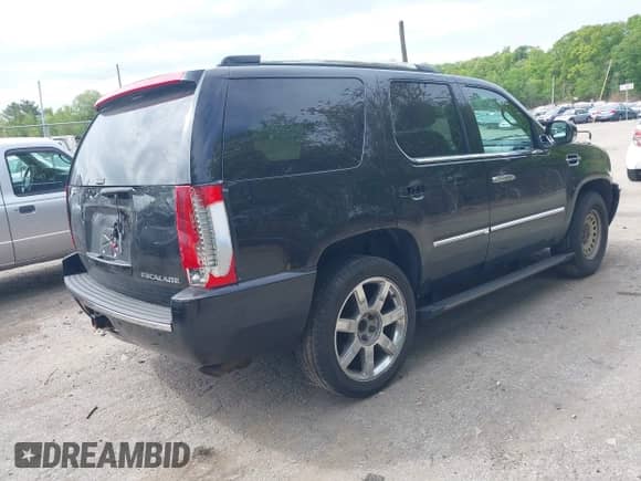 2009 Cadillac Escalade с VIN 1GYFK23269R124693, выставлен на аукционе IAAI как лот 42242246 с пробегом 184 973 миль миль и . История ставок и продаж доступна на DreamBid. Изображение 4.