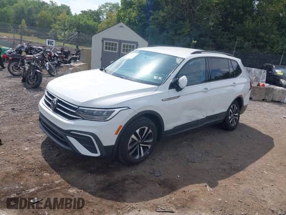 2022 Volkswagen Tiguan S с VIN 3VV1B7AXXNM015548, выставлен на аукционе IAAI как лот 42970178 с пробегом 95 320 миль миль и . История ставок и продаж доступна на DreamBid. Изображение 2.