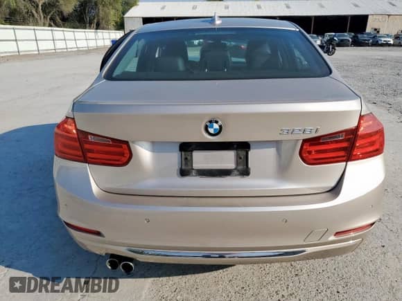 2014 BMW 3 Series 328i с VIN WBA3A5C59EP602860, выставлен на аукционе Copart как лот 84287785 с пробегом 72 036 миль миль и Списание • Salvage title. История ставок и продаж доступна на DreamBid. Изображение 6.