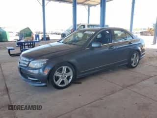 2011 Mercedes-Benz C 300 Sport z VIN WDDGF8BB0BR166663, wystawiony jako Copart lot #85370375 z przebiegiem 141 971 mil mil oraz Szkoda całkowita • Salvage title. Historia ofert i sprzedaży dostępna na DreamBid. Obrazek 1.