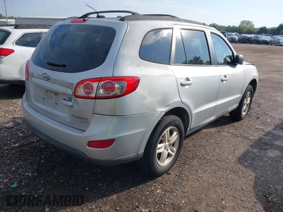 2010 Hyundai Santa Fe GLS с VIN 5NMSGDAB0AH364111, выставлен на аукционе IAAI как лот 43440497 с пробегом 193 454 миль миль и . История ставок и продаж доступна на DreamBid. Изображение 4.