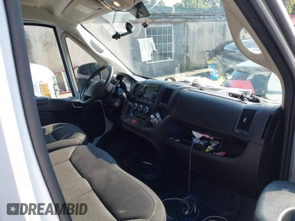 2020 Ram ProMaster Cargo с VIN 3C6URVJG9LE102318, выставлен на аукционе IAAI как лот 42957401 с пробегом 165 680 миль миль и . История ставок и продаж доступна на DreamBid. Изображение 5.