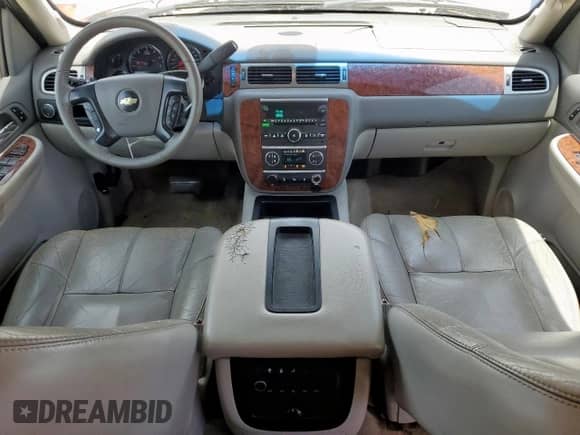 2007 Chevrolet Suburban LTZ с VIN 3GNFC16J57G130554, выставлен на аукционе Copart как лот 61574855 с пробегом Не указан миль и Списание • Salvage title. История ставок и продаж доступна на DreamBid. Изображение 8.