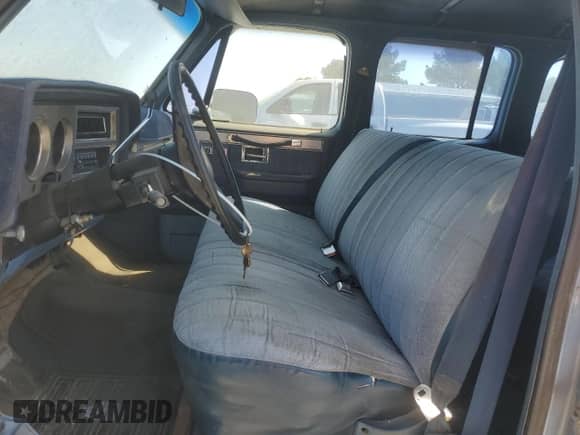1984 Chevrolet Suburban с VIN 1G8EC16L7EF161366, выставлен на аукционе Copart как лот 76259694 с пробегом 81 193 миль миль и Чистый • Clean title. История ставок и продаж доступна на DreamBid. Изображение 7.