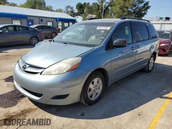 2007 Toyota Sienna CE with VIN 5TDZK23C47S060311, listed as a Copart auction lot 84022995 with 272,629 mi miles and Salvage title. Bid and sale history available at DreamBid. Image 1.