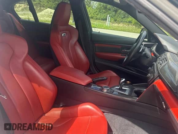 2015 BMW M3 z VIN WBS3C9C58FP804958, wystawiony jako Copart lot #70424075 z przebiegiem 118 820 mil mil oraz Szkoda całkowita • Salvage title. Historia ofert i sprzedaży dostępna na DreamBid. Obrazek 5.