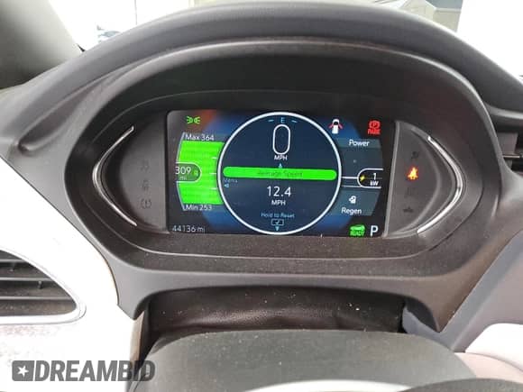 2018 Chevrolet Bolt EV LT z VIN 1G1FW6S04J4138233, wystawiony jako Copart lot #83813715 z przebiegiem 44 136 mil mil oraz Czysty tytuł • Clean title. Historia ofert i sprzedaży dostępna na DreamBid. Obrazek 9.