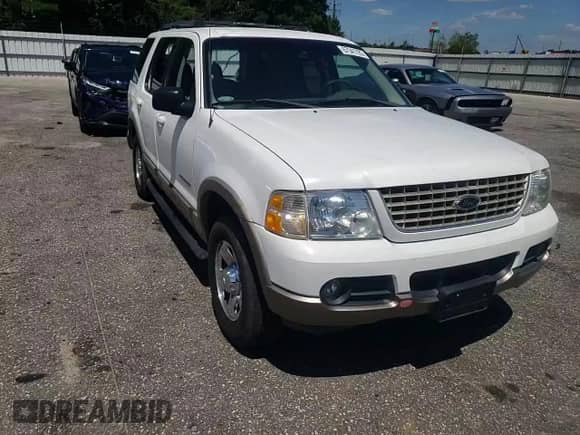2002 Ford Explorer Eddie Bauer с VIN 1FMZU74W52UA69809, выставлен на аукционе Copart как лот 67541725 с пробегом 249 984 миль миль и Списание • Salvage title. История ставок и продаж доступна на DreamBid. Изображение 14.
