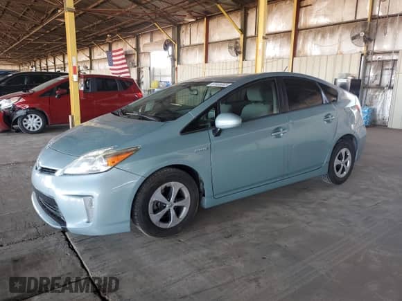 2013 Toyota Prius One z VIN JTDKN3DU8D5545817, wystawiony jako Copart lot #87435305 z przebiegiem 176 935 mil mil oraz Szkoda całkowita • Salvage title. Historia ofert i sprzedaży dostępna na DreamBid. Obrazek 1.