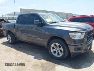 2023 Ram 1500 Big Horn z VIN 1C6RREFT7PN640643, wystawiony jako IAAI lot #42443403 z przebiegiem 45 005 mil mil oraz . Historia ofert i sprzedaży dostępna na DreamBid. Obrazek 1.