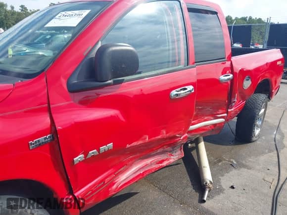 2008 Dodge 1500 SLT z VIN 1D7HA18228S594978, wystawiony jako IAAI lot #43410390 z przebiegiem 214 122 mil mil oraz . Historia ofert i sprzedaży dostępna na DreamBid. Obrazek 6.