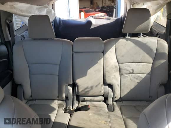 2018 Honda Pilot EX-L z VIN 5FNYF6H64JB027802, wystawiony jako Copart lot #71260655 z przebiegiem 320 664 mil mil oraz Nie do naprawy • Non repairable. Historia ofert i sprzedaży dostępna na DreamBid. Obrazek 10.