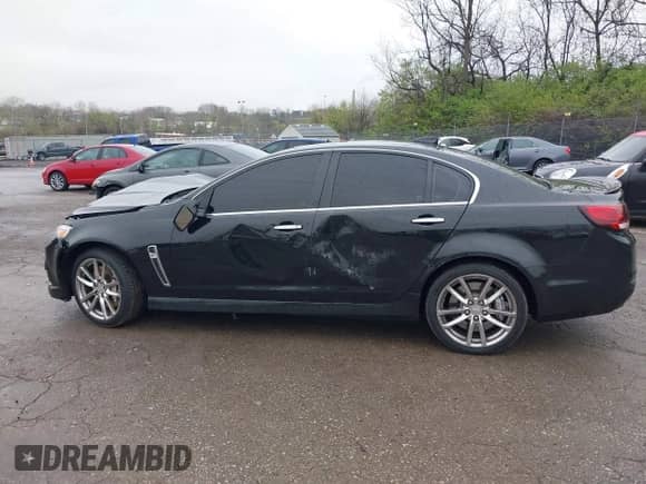 2015 Chevrolet SS z VIN 6G3F15RW2FL115219, wystawiony jako IAAI lot #41977920 z przebiegiem Nie podano mil oraz . Historia ofert i sprzedaży dostępna na DreamBid. Obrazek 15.