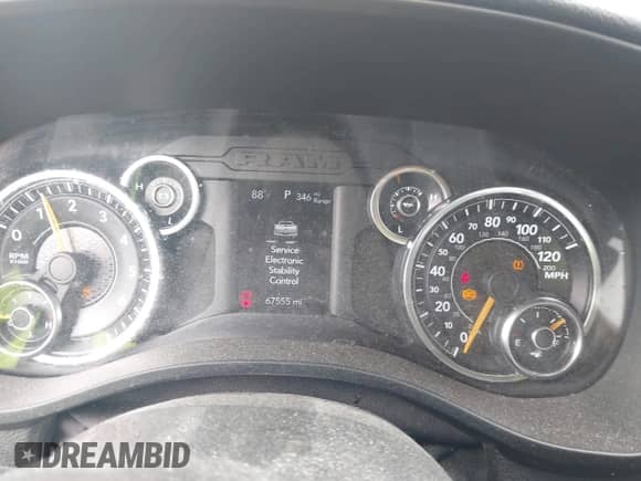 2020 Ram 1500 Big Horn z VIN 1C6RREBT4LN209998, wystawiony jako IAAI lot #42383891 z przebiegiem 67 555 mil mil oraz . Historia ofert i sprzedaży dostępna na DreamBid. Obrazek 7.