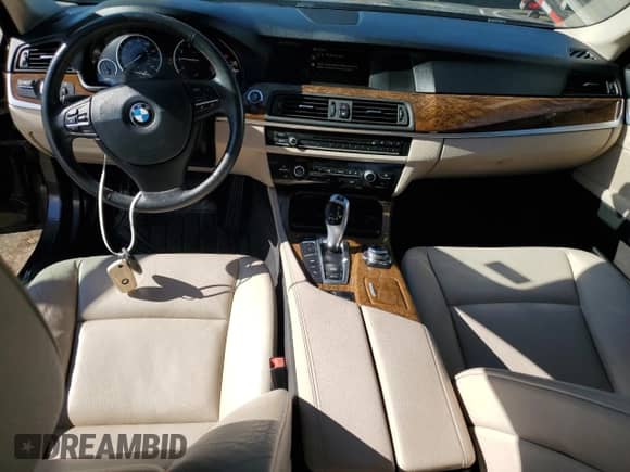 2013 BMW 5 Series 528i xDrive with VIN WBAXH5C50DDW12223, listed as a Copart auction lot 85494365 with 148,446 mi miles and Clean title. Bid and sale history available at DreamBid. Image 8.