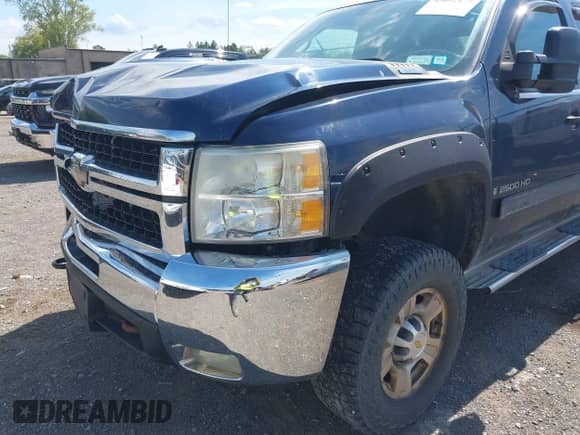 2009 Chevrolet Silverado 2500HD LT с VIN 1GCHK53K89F182614, выставлен на аукционе IAAI как лот 43092473 с пробегом 235 446 миль миль и . История ставок и продаж доступна на DreamBid. Изображение 18.