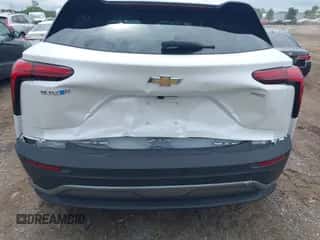 2024 Chevrolet Blazer EV eAWD LT z VIN 3GNKDBRJ3RS214935, wystawiony jako IAAI lot #42608822 z przebiegiem 5 857 mil mil oraz . Historia ofert i sprzedaży dostępna na DreamBid. Obrazek 6.