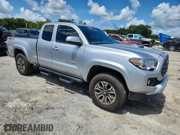 2022 Toyota Tacoma SR z VIN 3TYSZ5AN6NT091760, wystawiony jako Copart lot #63561745 z przebiegiem 61 005 mil mil oraz Szkoda całkowita • Salvage title. Historia ofert i sprzedaży dostępna na DreamBid. Obrazek 4.