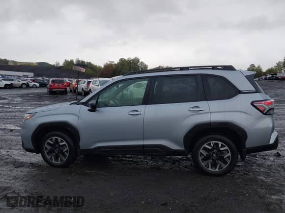 2025 Subaru Forester Premium z VIN JF2SLDDC2SH401843, wystawiony jako IAAI lot #43444577 z przebiegiem 12 857 mil mil oraz . Historia ofert i sprzedaży dostępna na DreamBid. Obrazek 14.