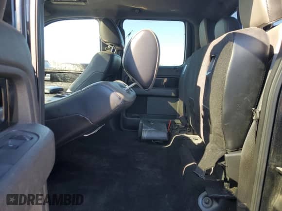 2011 Ford F-150 Lariat с VIN 1FTFW1C66BFA30571, выставлен на аукционе Copart как лот 42453535 с пробегом 272 410 миль миль и Списание • Salvage title. История ставок и продаж доступна на DreamBid. Изображение 10.
