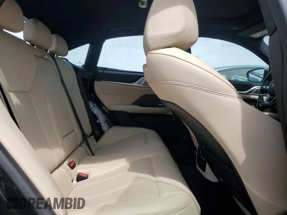 2023 BMW 4 Series 430i z VIN WBA63AV07PFP51231, wystawiony jako Copart lot #51990625 z przebiegiem 13 960 mil mil oraz Szkoda całkowita • Salvage title. Historia ofert i sprzedaży dostępna na DreamBid. Obrazek 10.