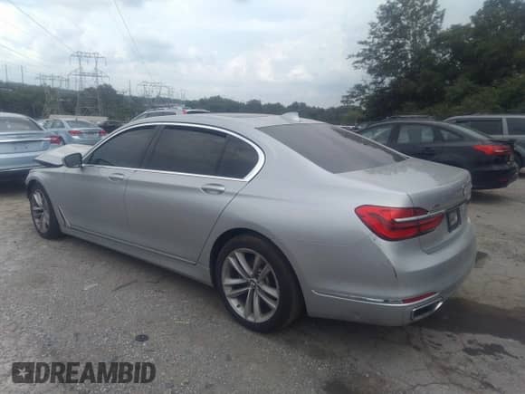 2017 BMW 7 Series ALPINA B7 xDrive with VIN WBA7F2C35HG422764, listed as a IAAI auction lot 37061498 with Not provided miles and . Bid and sale history available at DreamBid. Image 3.