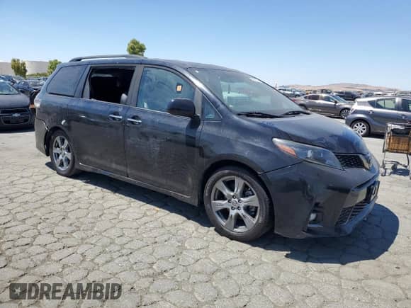 2020 Toyota Sienna SE z VIN 5TDXZ3DC0LS045936, wystawiony jako Copart lot #65421045 z przebiegiem 163 197 mil mil oraz Szkoda całkowita • Salvage title. Historia ofert i sprzedaży dostępna na DreamBid. Obrazek 4.