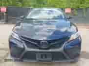 2020 Toyota Camry SE z VIN 4T1J11AK8LU935461, wystawiony jako IAAI lot #42354964 z przebiegiem 70 212 mil mil oraz . Historia ofert i sprzedaży dostępna na DreamBid. Obrazek 12.