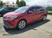 2022 Toyota Sienna Platinum с VIN 5TDERKEC1NS082819, выставлен на аукционе Copart как лот 68132775 с пробегом 45 047 миль миль и Списание • Salvage title. История ставок и продаж доступна на DreamBid. Изображение 1.