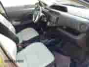 2015 Toyota Prius One z VIN JTDKDTB39F1096378, wystawiony jako IAAI lot #42947064 z przebiegiem 174 105 mil mil oraz . Historia ofert i sprzedaży dostępna na DreamBid. Obrazek 5.