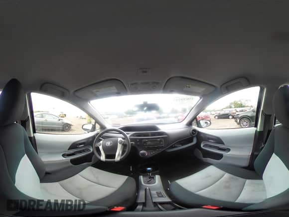 2013 Toyota Prius One z VIN JTDKDTB3XD1545063, wystawiony jako IAAI lot #43039727 z przebiegiem Nie podano mil oraz . Historia ofert i sprzedaży dostępna na DreamBid. Obrazek 18.